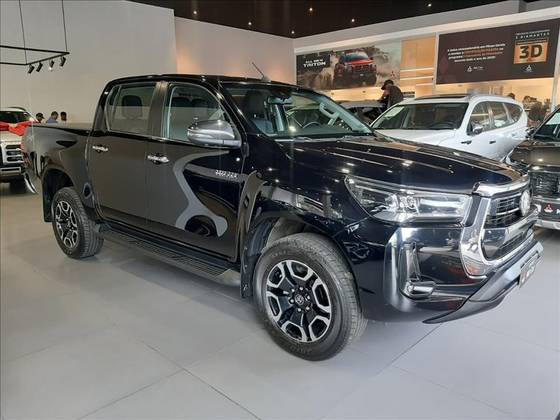 TOYOTA HILUX 2.8 D-4D TURBO DIESEL CD SRX 4X4 AUTOMÁTICO
